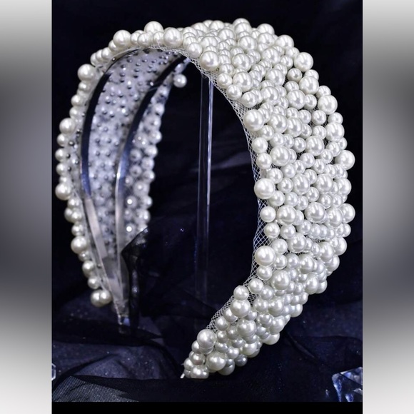 Elegant Pearl-Embellished Headband - Picture 3 of 5